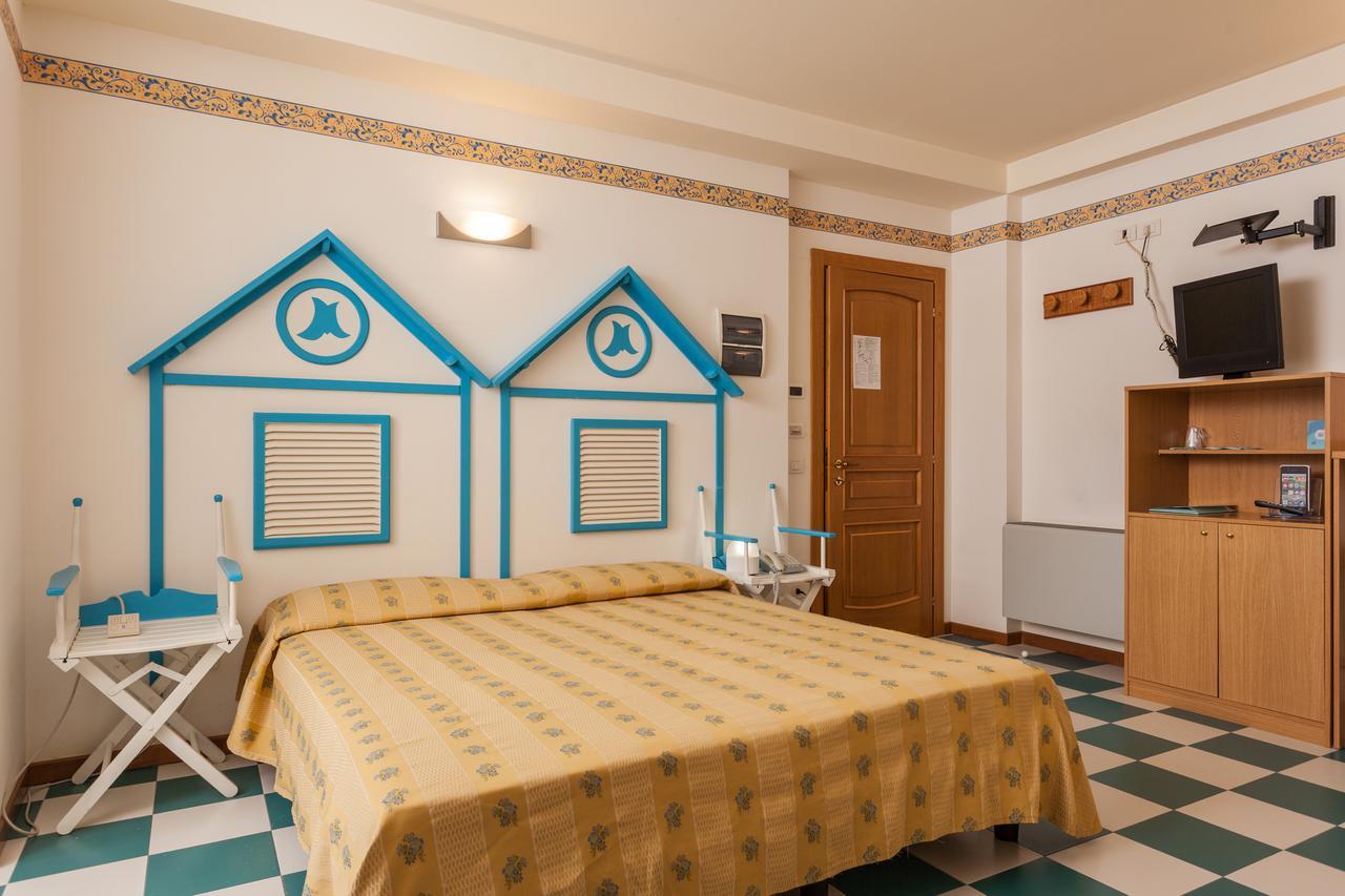 Hotel Resort Marinella Gabicce Mare Exterior photo